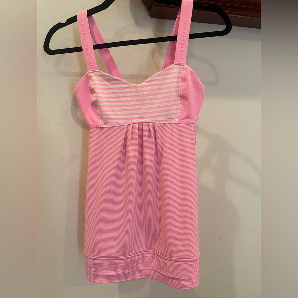 Lululemon Baby Pink cut out tank top women’s size 6 running yoga